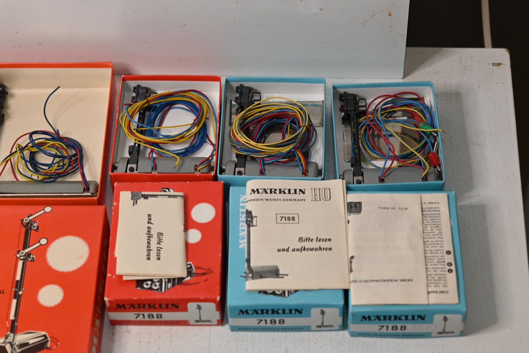Märklin Modellini di ferrovie: Diverse Märklin Signale HO – Usato da Laupen ZH venduto da Zmoewe 2