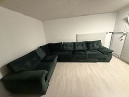 Ecksofa in Dunkelgrün mit Schlaffunktion  sehr bequem!