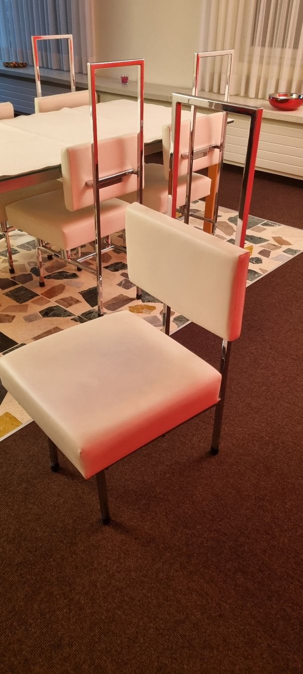Sedie: 12 Exklusive weisse Designer-Stühle – Usato da Derendingen venduto da Rider3 1