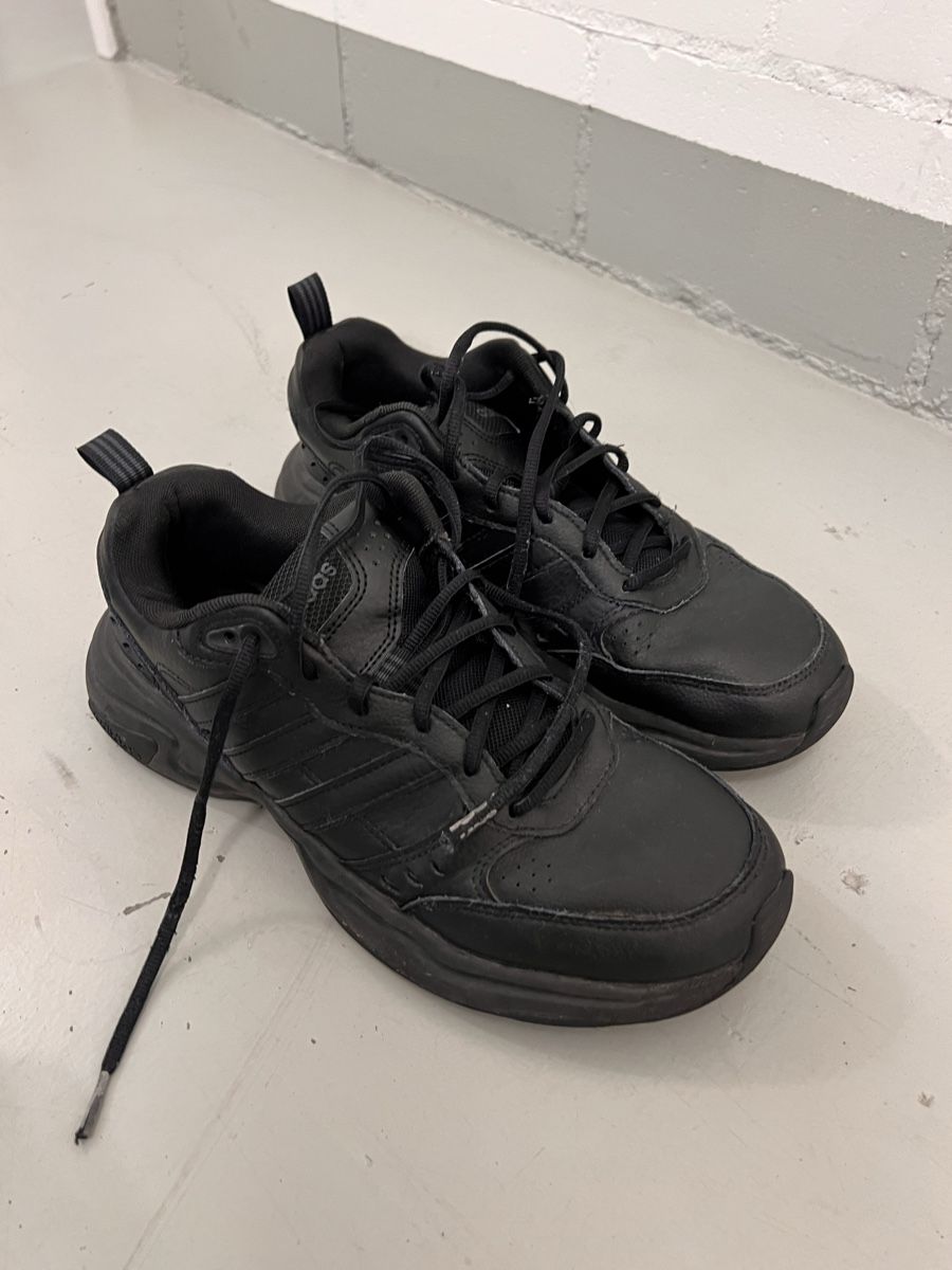 Adidas Scarpe da uomo: Adidas Sneaker Grösse 42 2/3 – Nuovo (secondo la descrizione) da Winterthur venduto da ChicMarkt