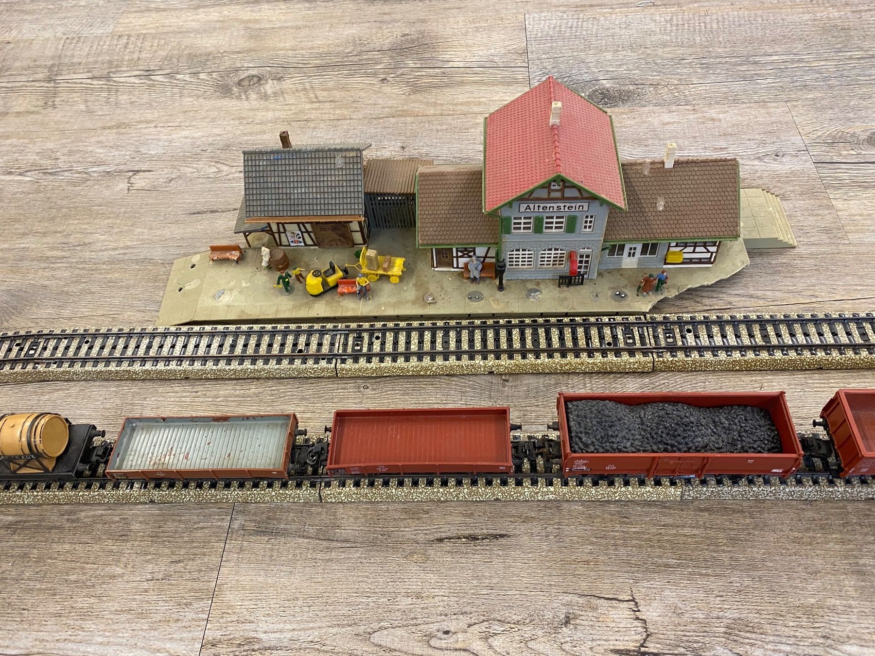 Märklin Modellini di ferrovie: Märklin 3003 DB BR24 Einsteigerset – Usato da Lupsingen venduto da New-Haven 4