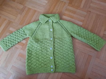 Handgestrickte Kinderjacke Frühlingsfarbe Gr. 80/86 💚