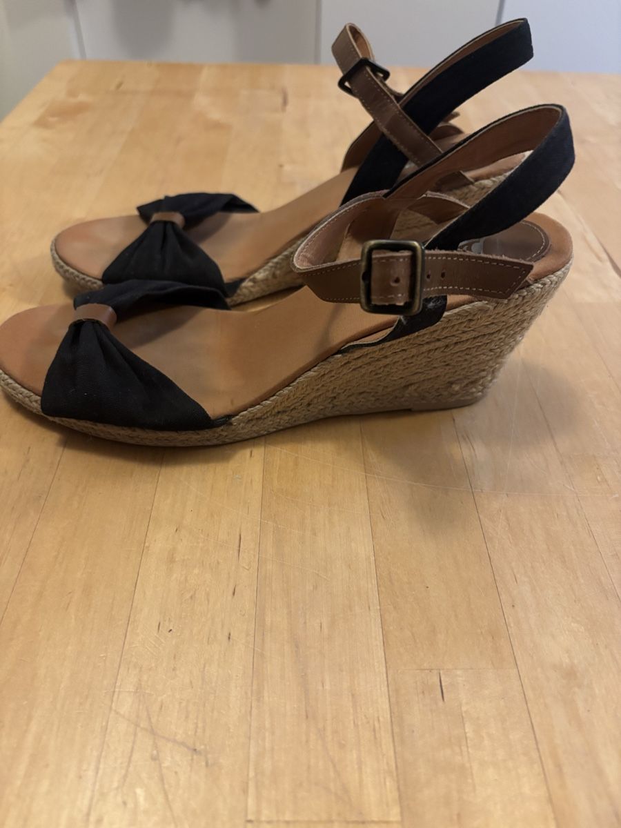 Damenschuhe: Keilabsatzsandale – Gebraucht aus Celerina von Heli87 1