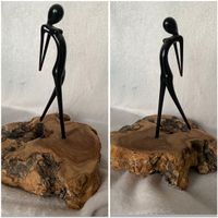 Elegante Skulptur - Dekorative Figur auf Holzsockel