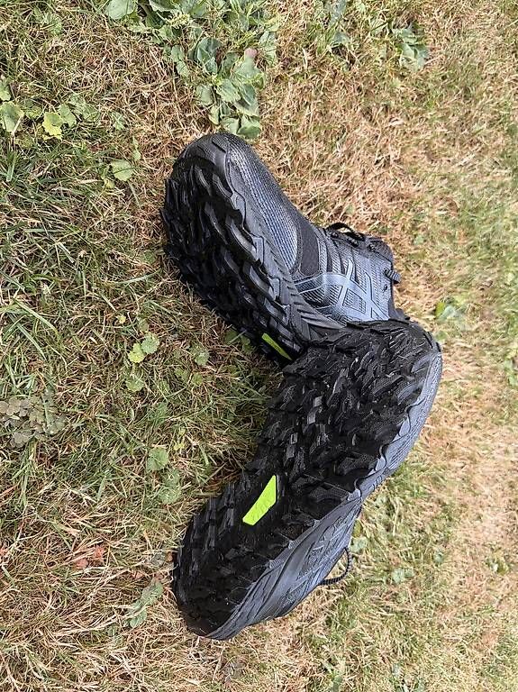 Scarpe da uomo: ASICS GEL-Trabuco 9 Trailrunning-/Wanderschuhe Gr. 42.5 – Usato da Zumikon venduto da Fahrgaestin 3