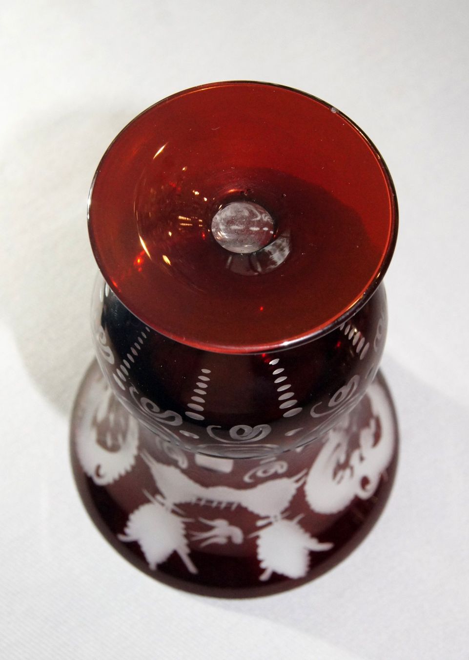 Vasi & Recipienti: Antike Vase aus rotem Überfangglas – Usato da Geroldswil venduto da ARTEFACTO 7