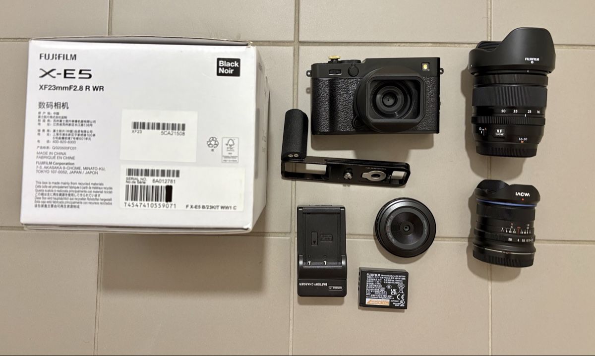 Fujifilm Kamera: Fujifilm X-E5 avec objectifs – Gebraucht aus Troinex von Cedroulet 1