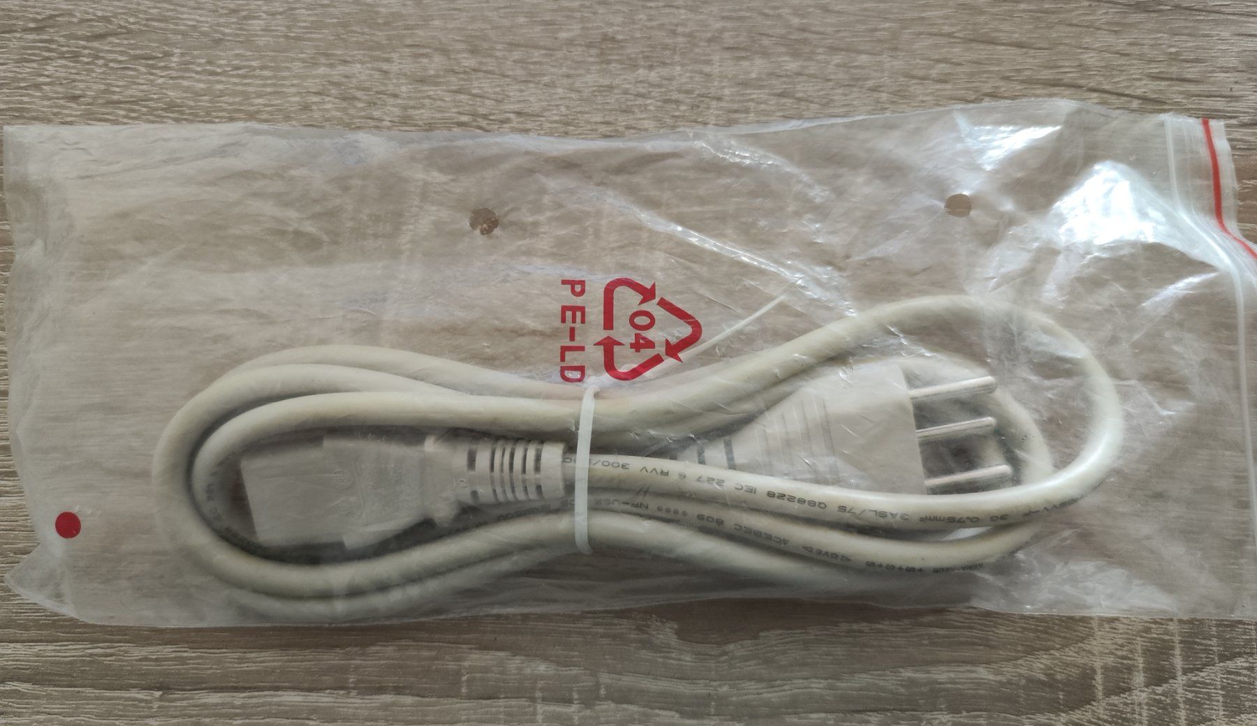 Cavi: Netzstecker Typ T12 / 230 V – Nuovo e nell'imballaggio originale da Fislisbach venduto da Flohmarkt.- 1
