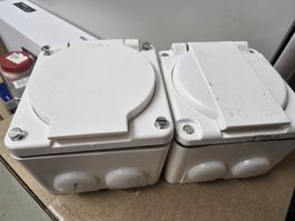 Feuchtraum Steckdosen 2 Stk. IP55 Top Zustand Winter