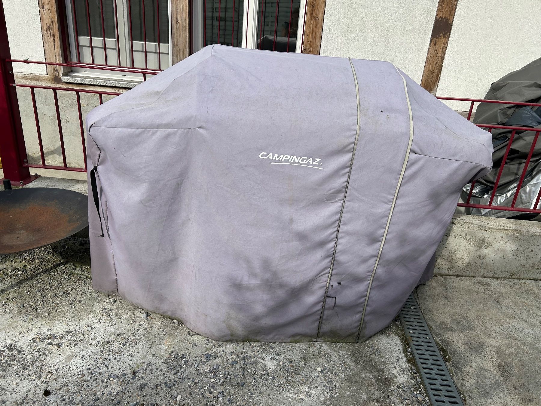 Griglie: Campingaz 4-Brenner Gasgrill mit Abdeckung – Usato da Mühledorf SO venduto da Dania77 1