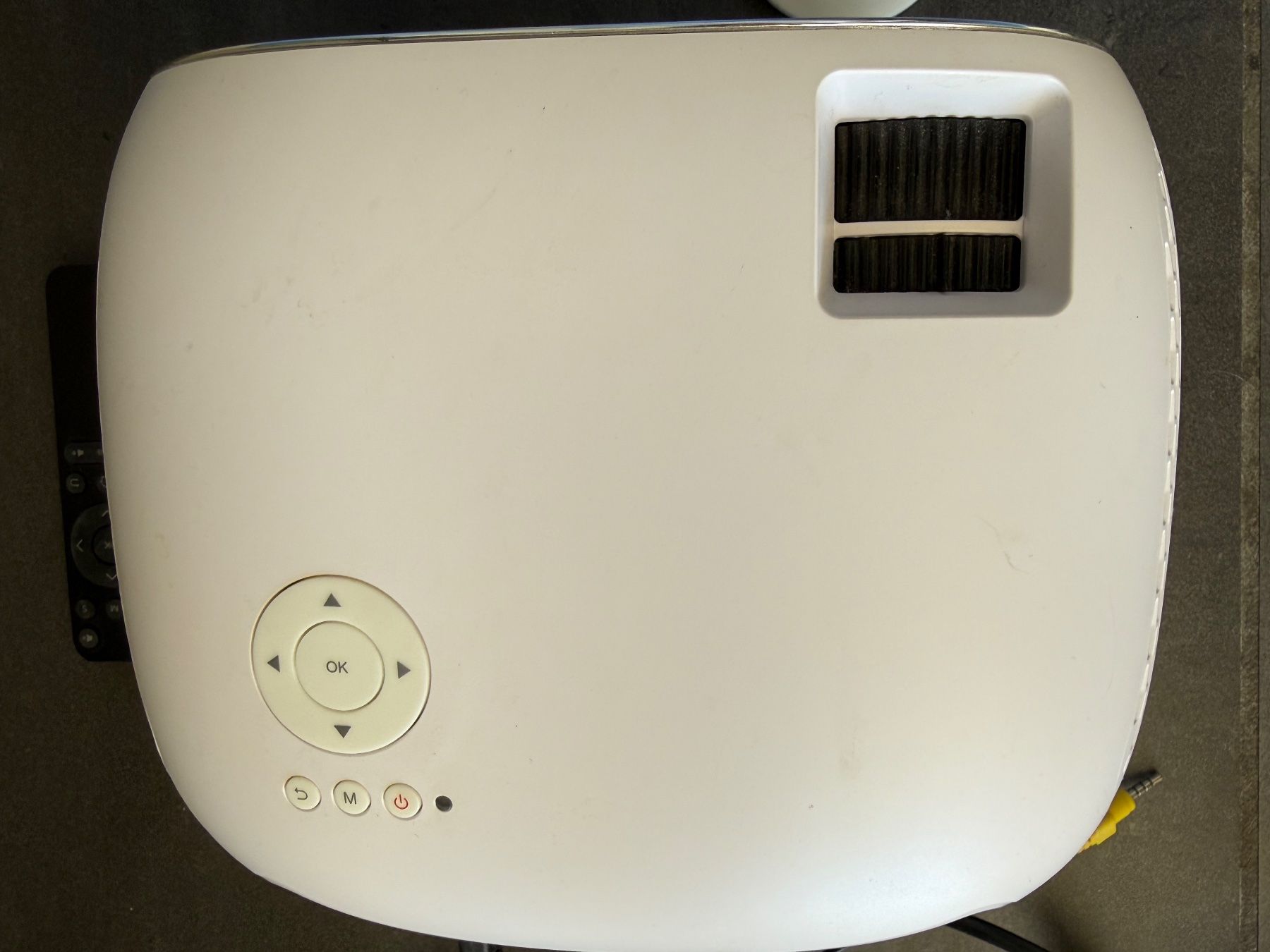 Home Cinema: Beamer / Video projector – Usato da Zürich venduto da ame_r6dk 2