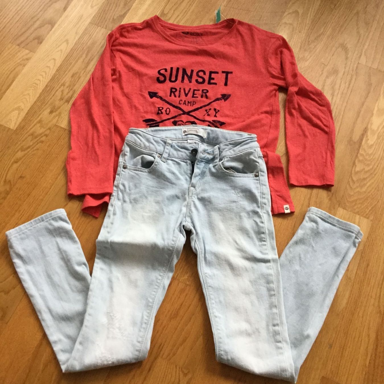 Roxy Lotti & Set di vestiti: Kleiderset ROXY, Grösse 140 – Usato da Zürich venduto da froschchen79