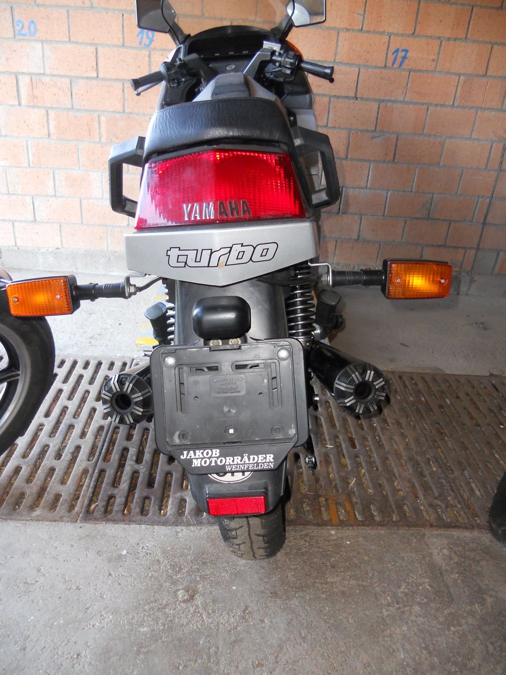 Yamaha Strada: Yamaha XJ650 Turbo – Usato da Neuenegg venduto da designart64 3