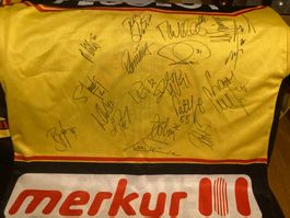 SC Bern Original Matchworn Trikot mit Unterschriften Saison