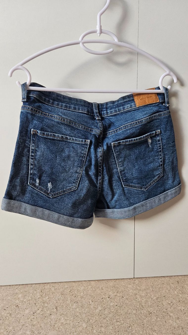 Bershka Jeans: Jeans-Shorts Denim – Gebraucht aus Münchenbuchsee von Yothu 1