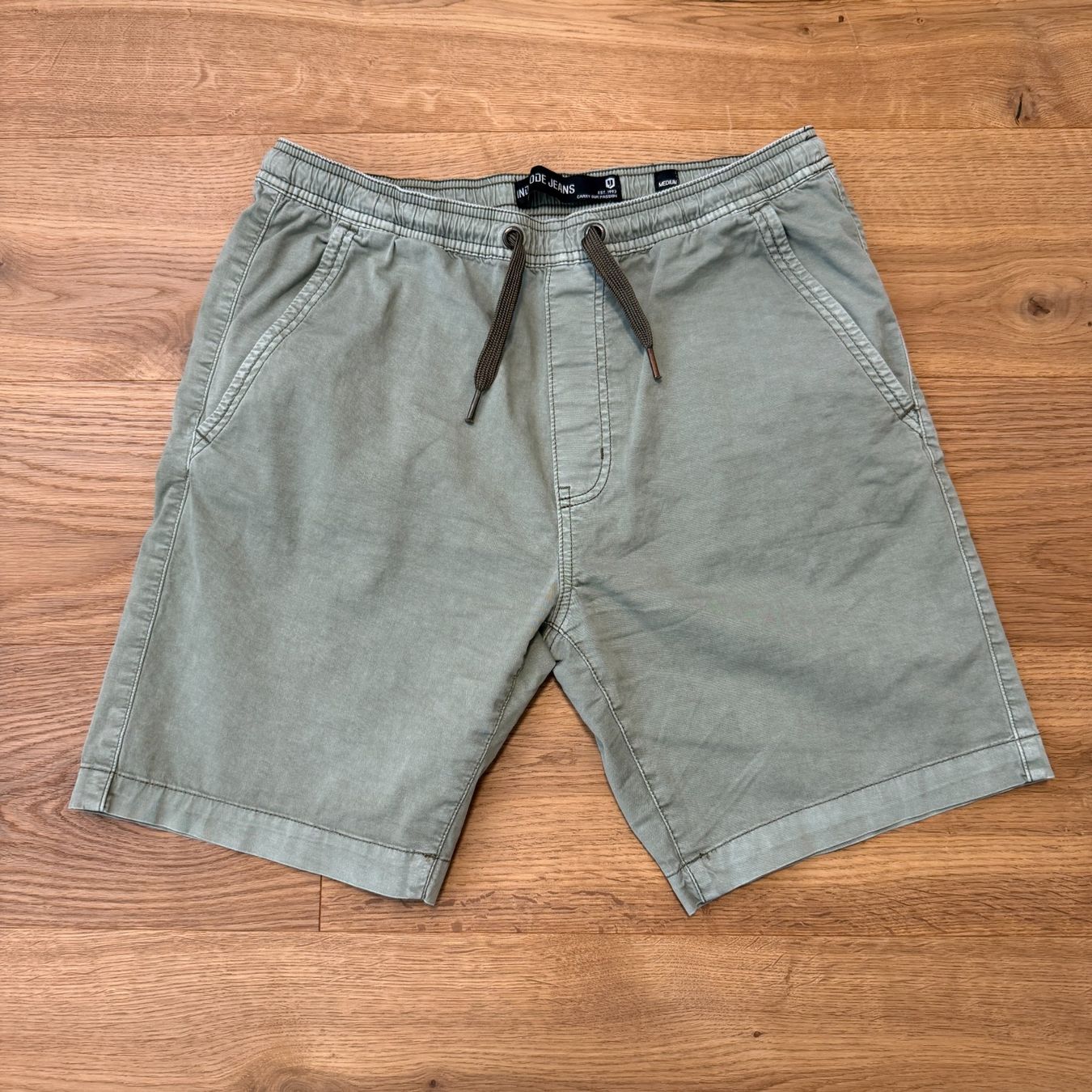 Carhartt Jeans: Indicode Herren Stoff Shorts Grösse M grün – Gebraucht aus Balzers von dassandro