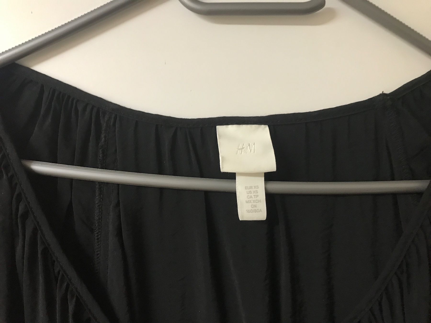 H&M Tuniche: Tunika schwarz Gr XS von H&M – Nuovo (secondo la descrizione) da St. Margrethen SG venduto da kellenbh 1
