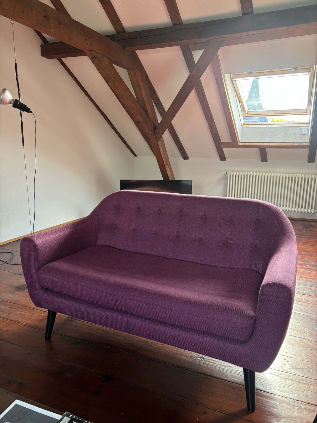 Sofas: violettes Sofa – Gebraucht aus Basel von han_2vf6