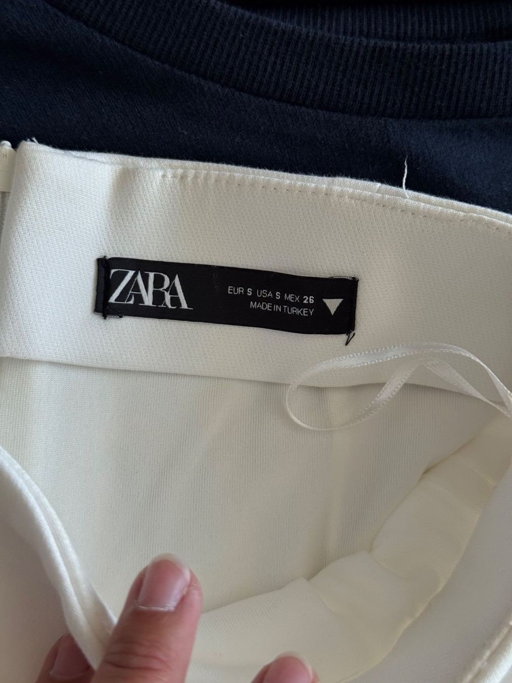 Zara Gonne: Jupe blanche élégante – Nuovo (secondo la descrizione) da Montreux venduto da Izapechee 2