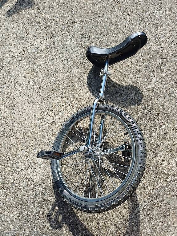 Vélos: Monocycle – D'occasion à les paccots par salmurph8