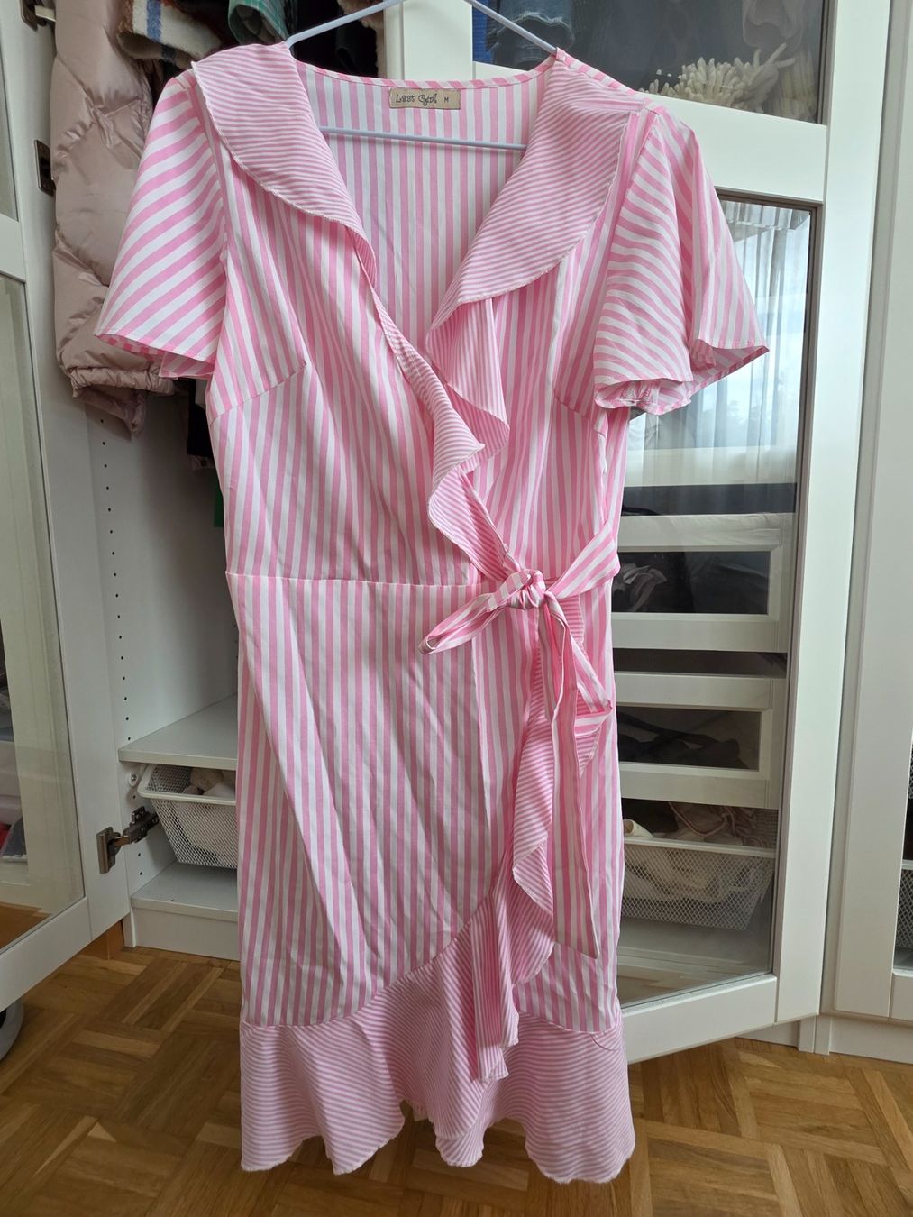 Vestiti: Robe rose à rayures, style portefeuille, taille M – Usato da Renens VD venduto da Iepurica19avril
