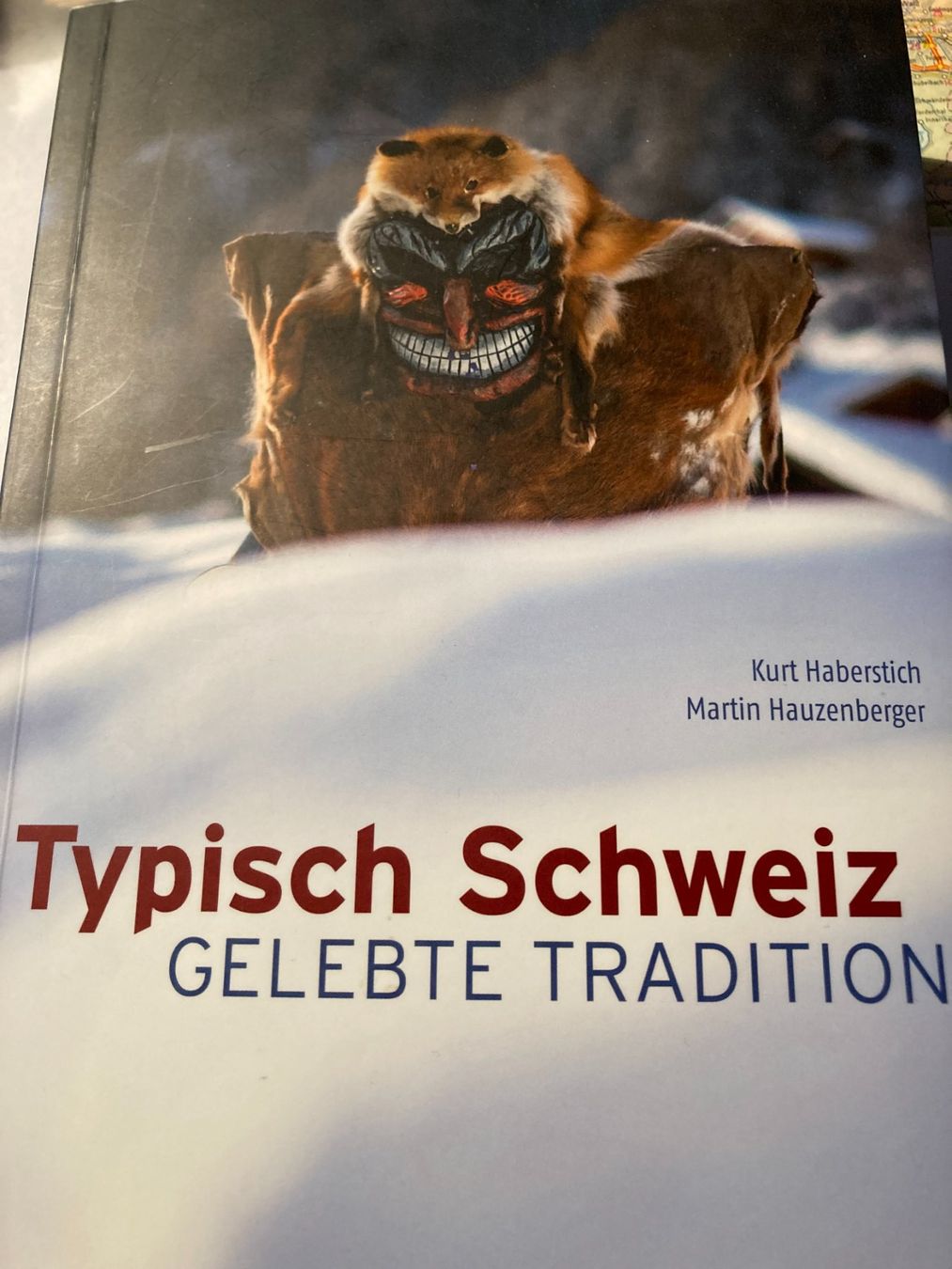 Libri: Typisch Schweiz - Gelebte Tradition - Neuwertig – Nuovo (secondo la descrizione) da Zürich venduto da 2Shopnow