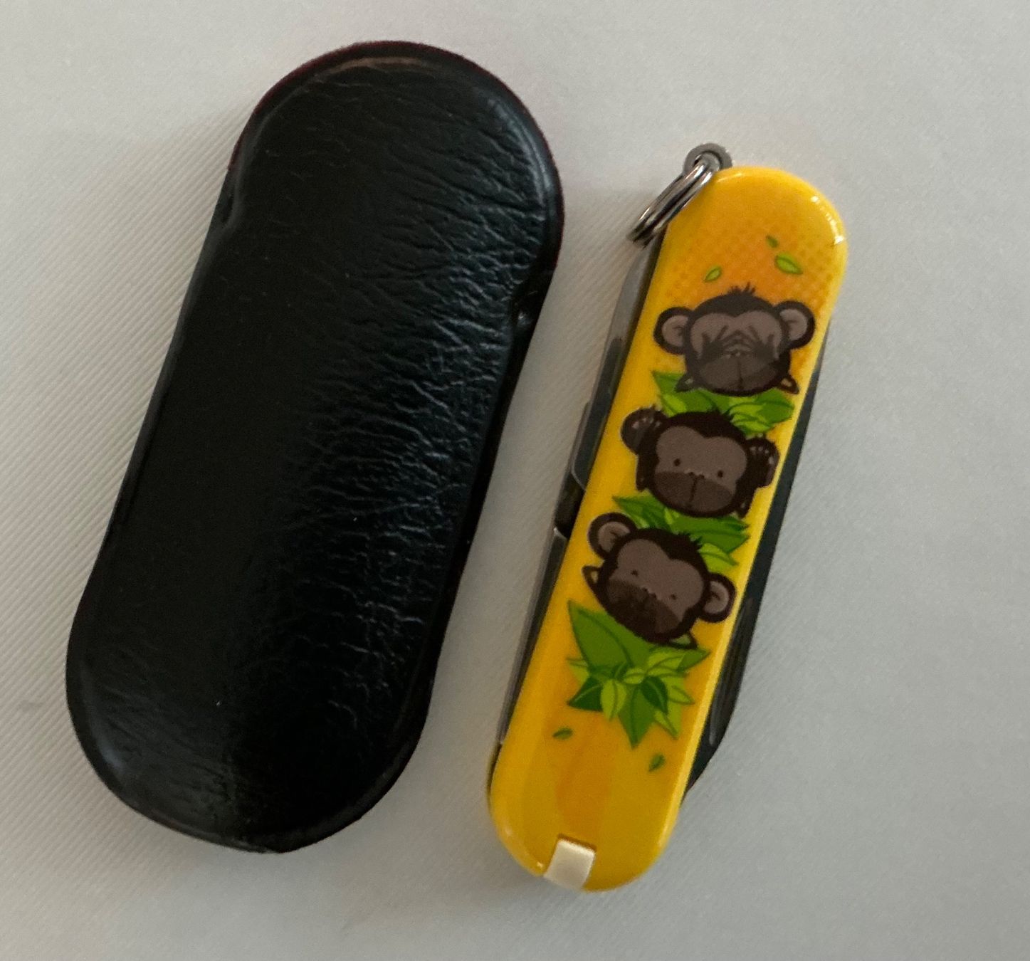 Victorinox Coltelli tascabile: Victorinox Classic Limited Edition 2016  3 Wise Monkeys – Nuovo (secondo la descrizione) da St. Margrethen SG venduto da vista23 1