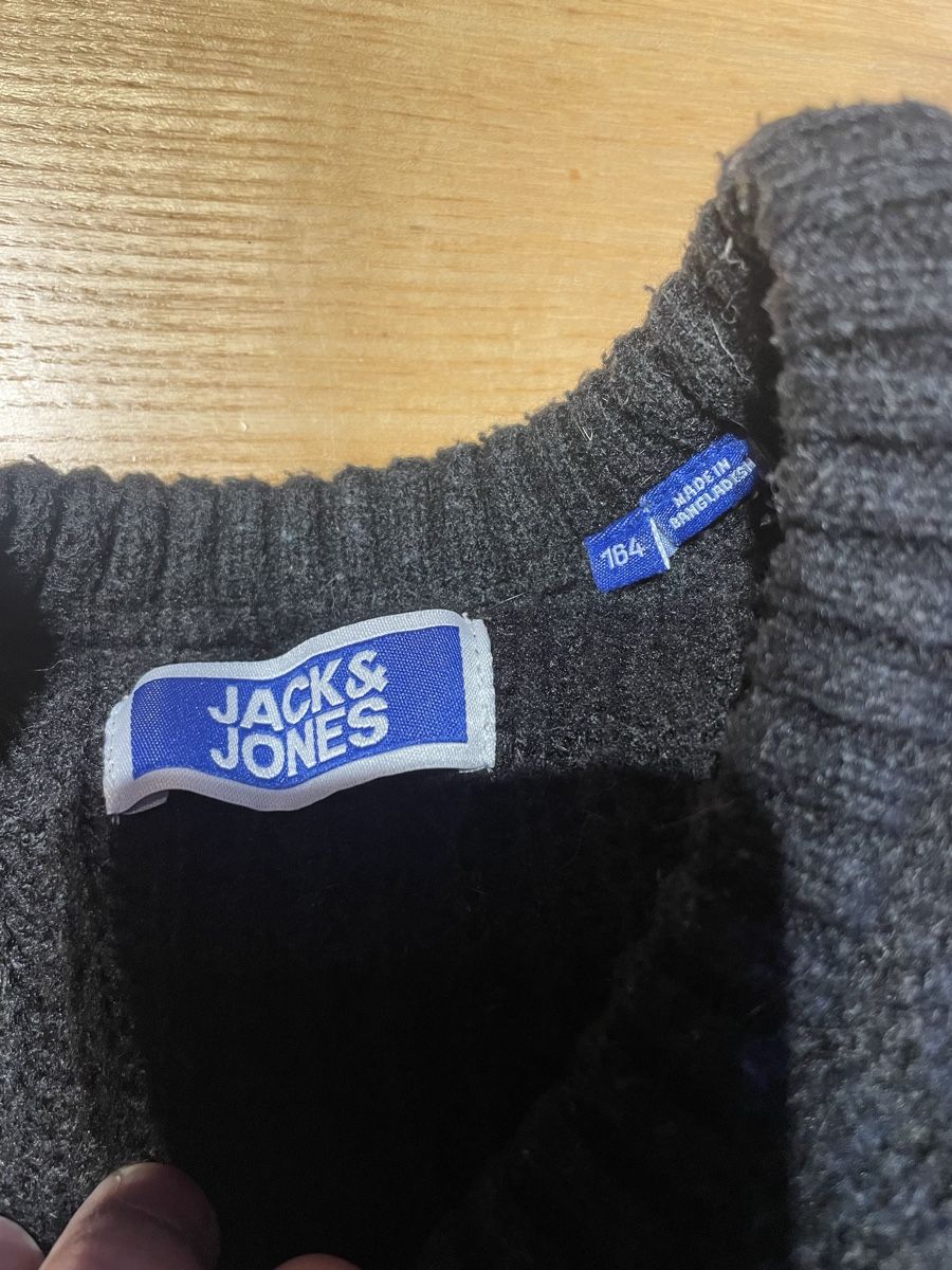 Pullover & Sweatshirts: Jack & Jones Pullover schwarz 164 – Gebraucht aus Wattwil von Weinachtsmann 1