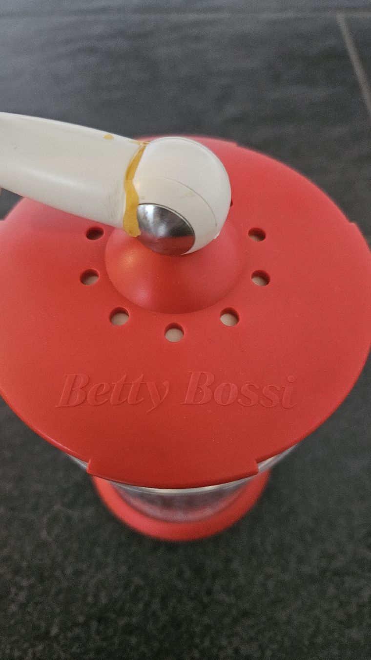 Betty Bossi Elettrodomestici da cucina: Betty Bossi, Spätzli-Blitz – Usato da Immensee venduto da MaFiFe94 1
