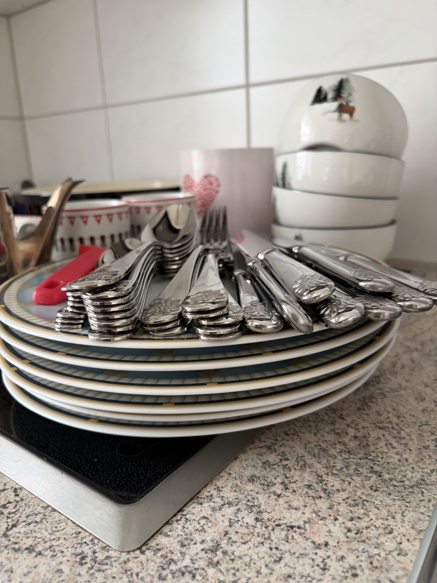 Services de table: Dish & cutlery set  – D'occasion à Baar par ViennaG 3