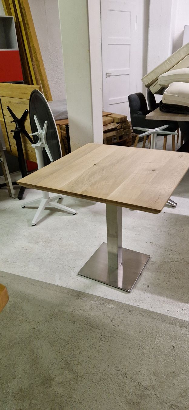 Tavoli: Bistrotisch mit 4cm dick Eiche massiv Platte. – Nuovo (secondo la descrizione) da Lützelflüh-Goldb venduto da Rampenverkauf_72_ 1