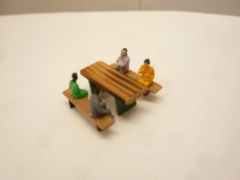 FESTBANK GARNITUR MIT FIGUREN NEU EIGENBAU ECHTHOLZ (D)