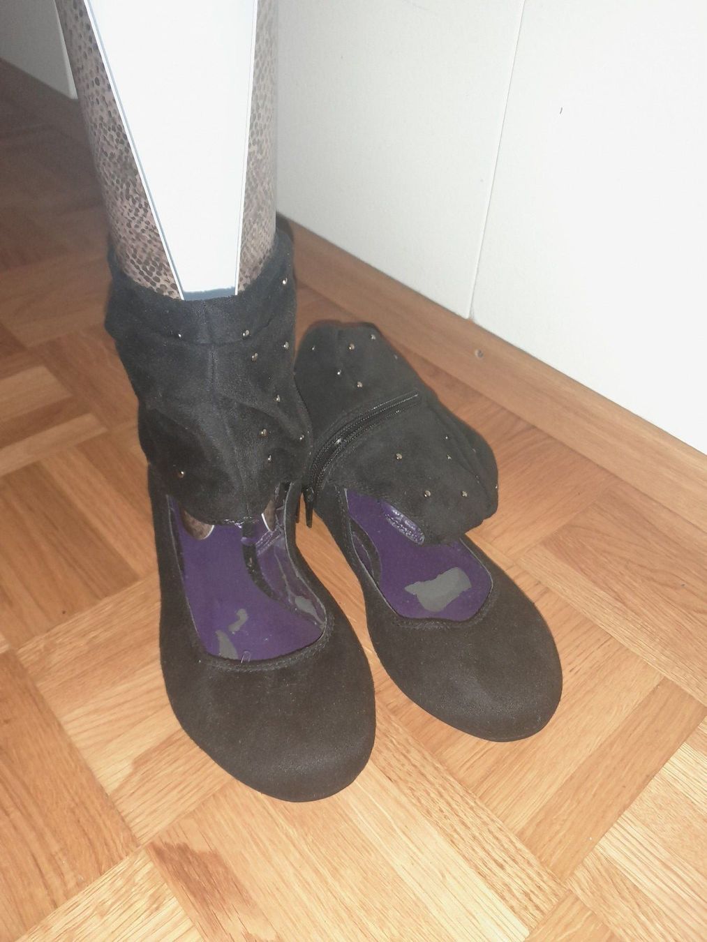 Scarpe da donna: Schwarze Nieten Ballerinas Gr. 36 – Nuovo (secondo la descrizione) da Horgen venduto da Amanda30 1