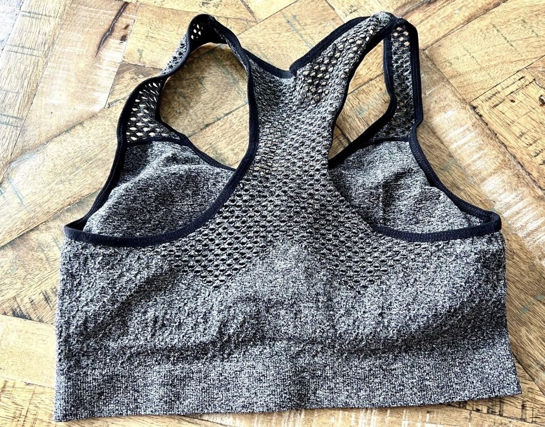 Top: Sport Top – Nuovo (secondo la descrizione) da Aesch LU venduto da sense83 1