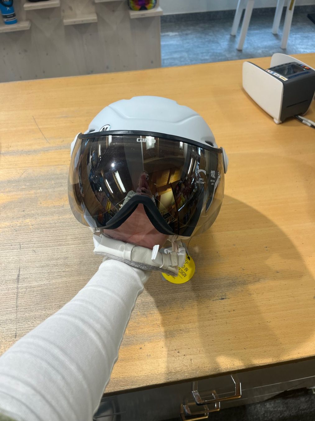 Giro Caschi: Giro, Essence MIPS Helm, Grösse M 55-59cm – Nuovo e nell'imballaggio originale da Andermatt venduto da Alpin-Outlet 1