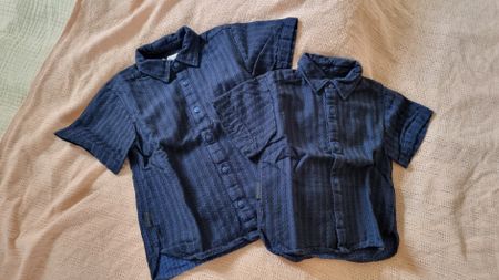 Jenni Hemden Blau Grösse 92 & 116 kurzarm