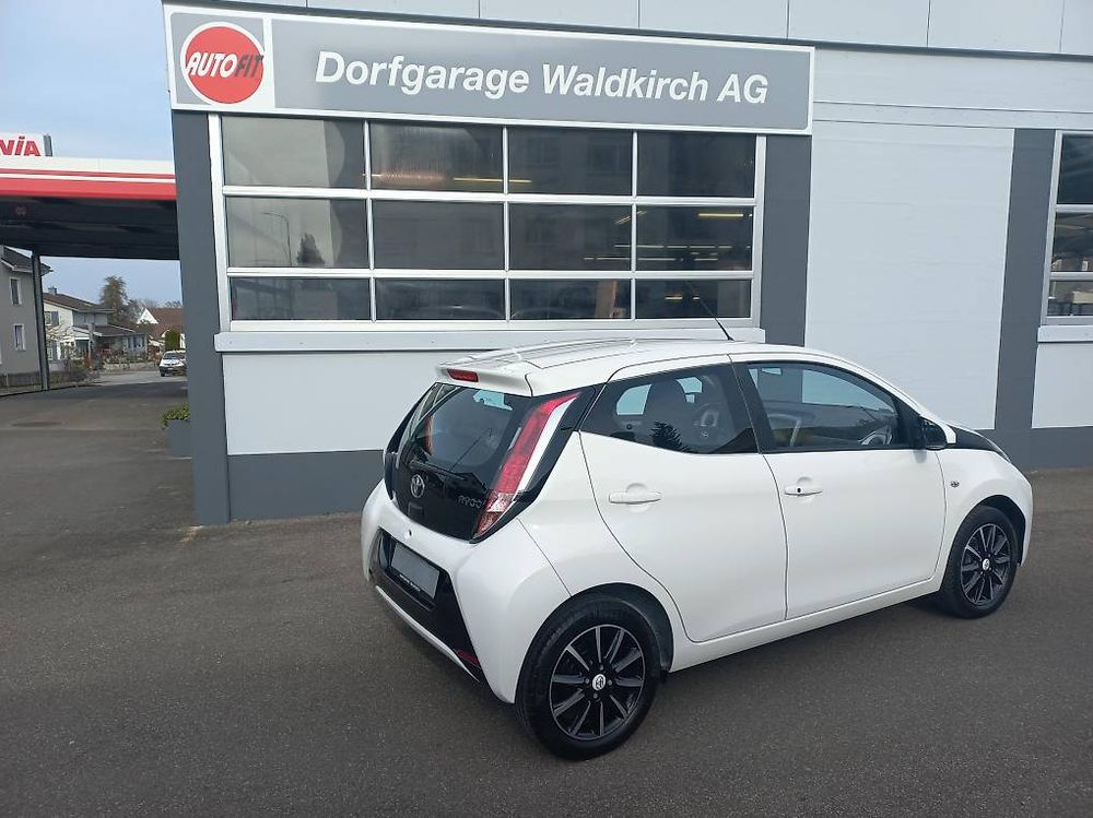 Toyota Automobili: Toyota Aygo 1.0 *ab MFK *ab Service *Top Zustand – Usato da Waldkirch venduto da Dorfgarage_W 6