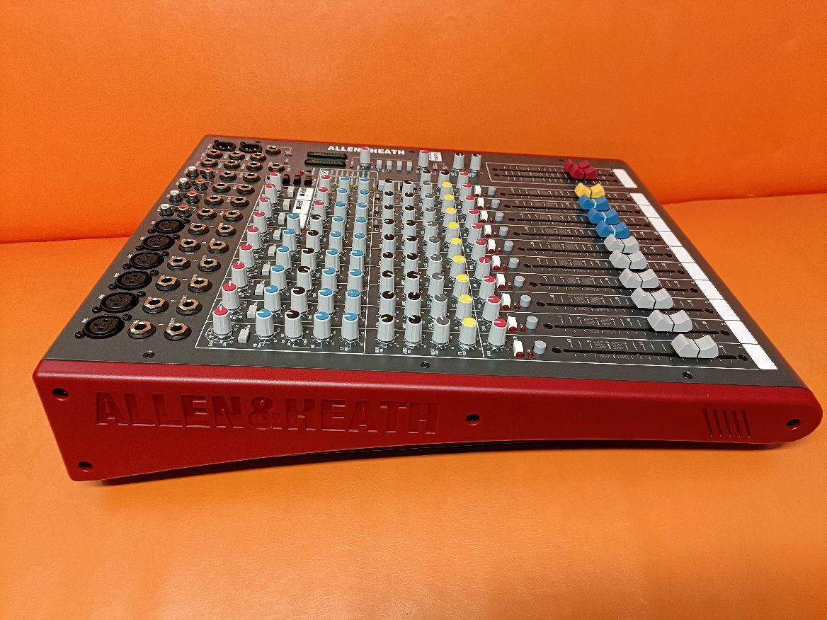 Allen & Heath Console di mixaggio: ALLEN&HEAD ZED -12FX – Usato da Clavaleyres venduto da roger0713 3