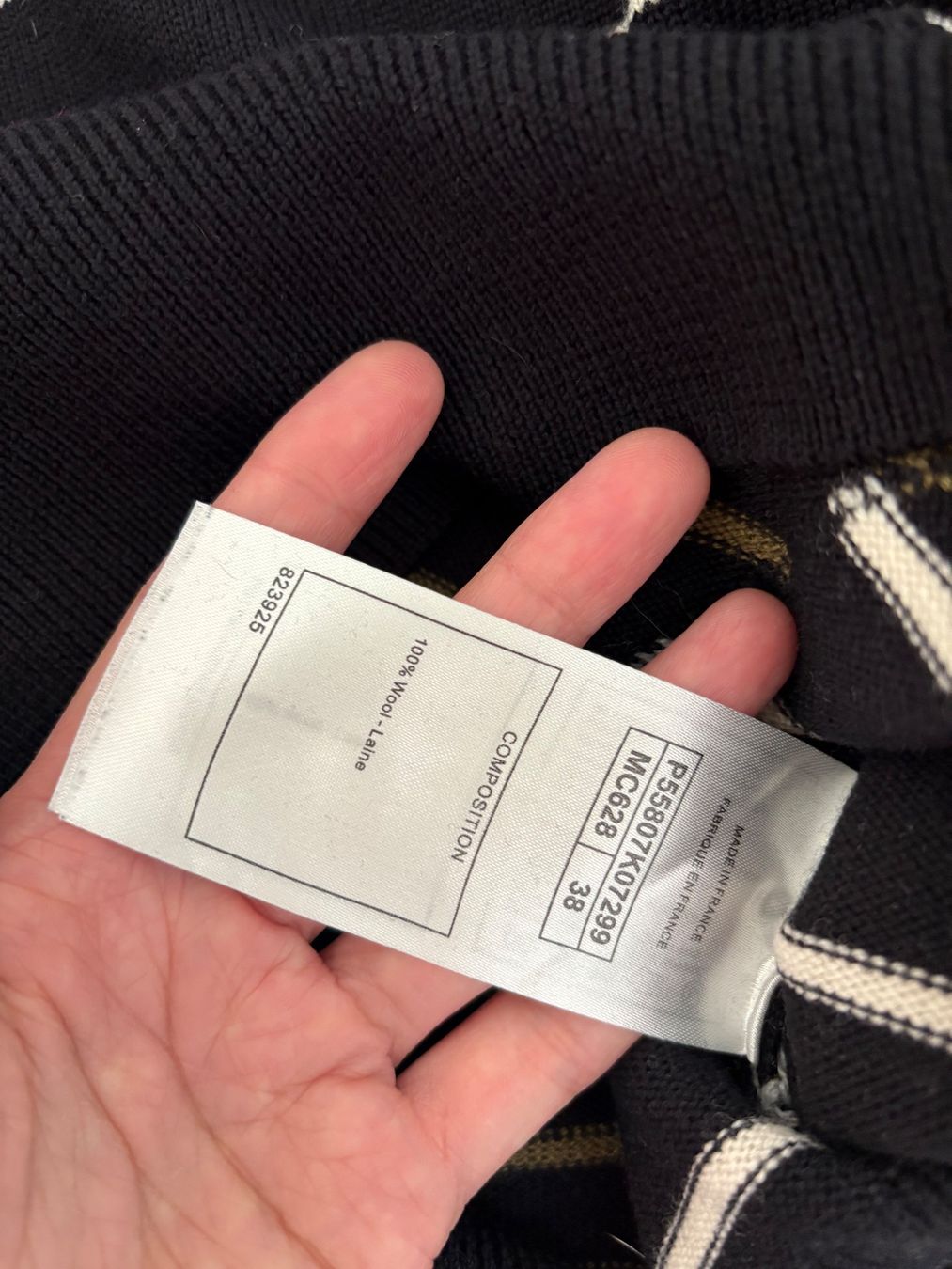 Chanel Tops: Chanel 100%wool knit – Gebraucht aus Frauenfeld von Classiclover 5