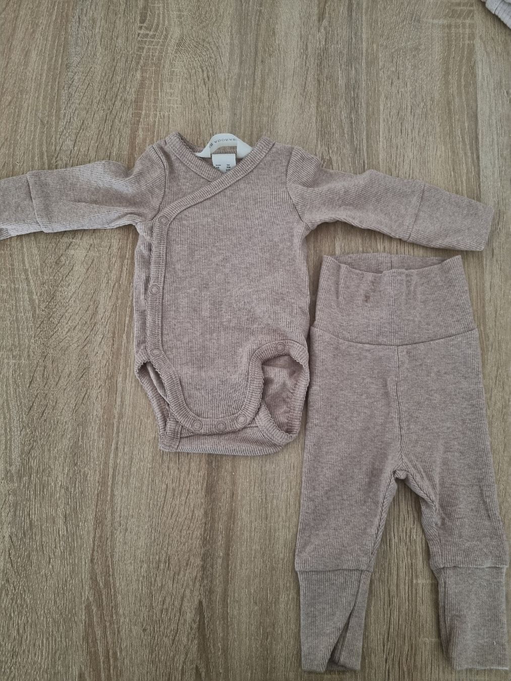 Lotti & Set di vestiti: 2er Set Bodys mit Mitwachsfunktion – Nuovo (secondo la descrizione) da Lengnau BE venduto da raki12
