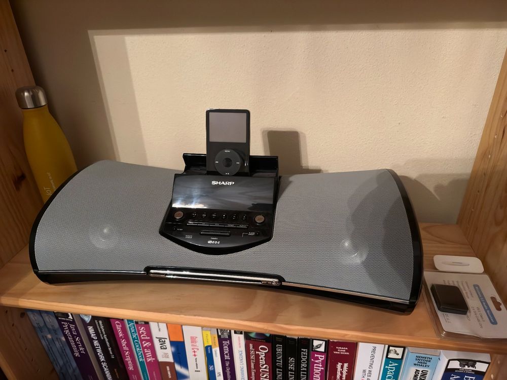 Sharp Stereo with 80GB iPod (Gebraucht) in Coldrerio für CHF 89 – nur ...
