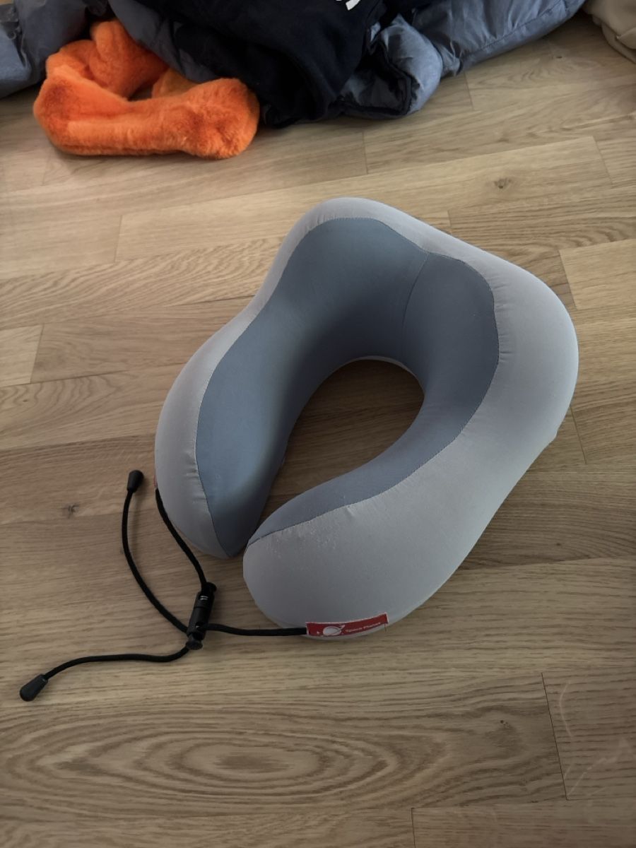 Kissen: U shape cushion – Gebraucht aus Basel von mai_q5gs