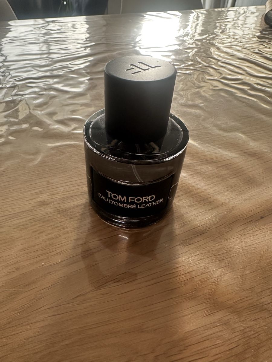 Tom Ford Profumi & Eau de Toilette: Tom Ford eau d’ombré leather edt 50ml – Nuovo (secondo la descrizione) da Courgevaux venduto da Qwertz111320