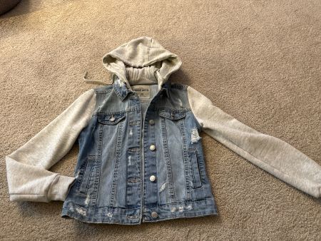 Tally Weijl Coole Jeansjacke mit Kapuze Gr. 134/140