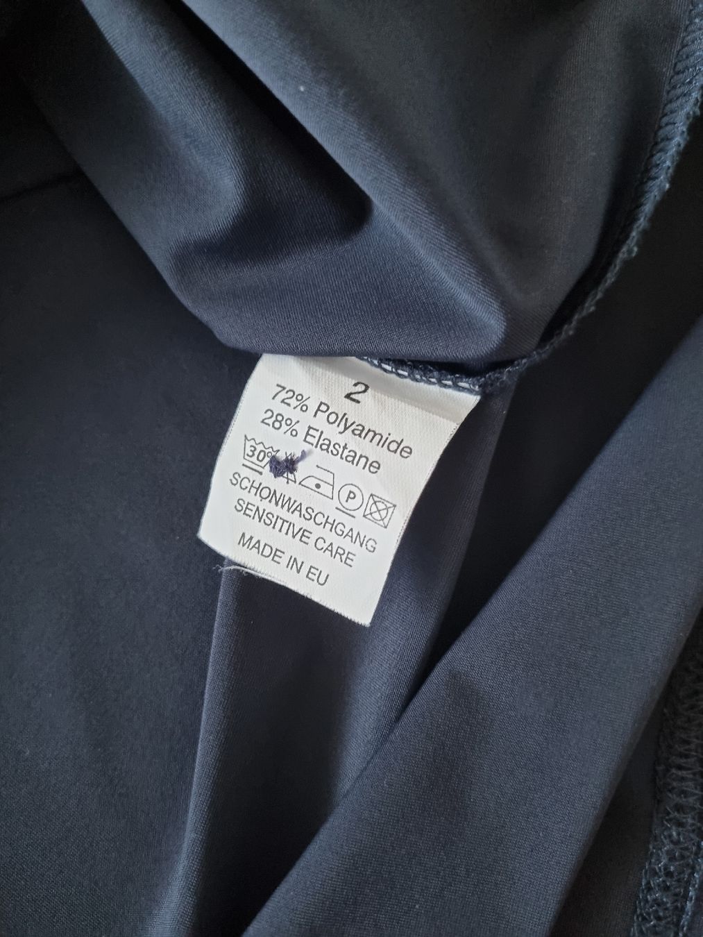Robes: Zeitlos bei Luana – D'occasion à Bern par Ana0144 2