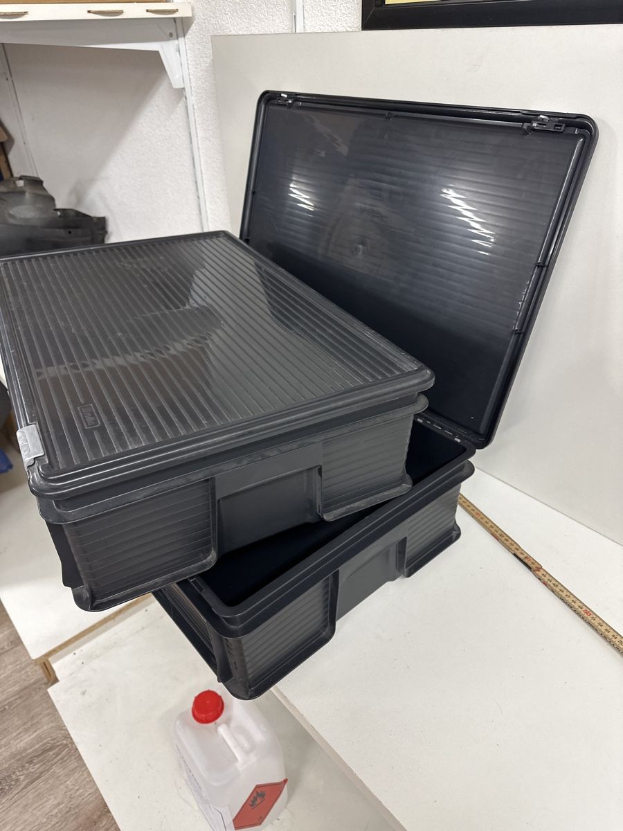 Transportkisten: 2x grosse stabile Aufbewahrungsboxen mit Deckel schwarz – Neu (gemäss Beschreibung) aus Oberurnen von jasmin2fel 1
