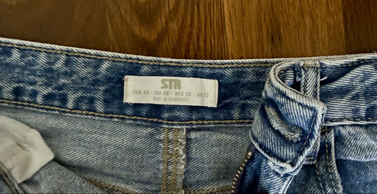 Stradivarius Jeans: Jeans Stradivarius – Neu (gemäss Beschreibung) aus Unterengstringen von vivienne.bb 2