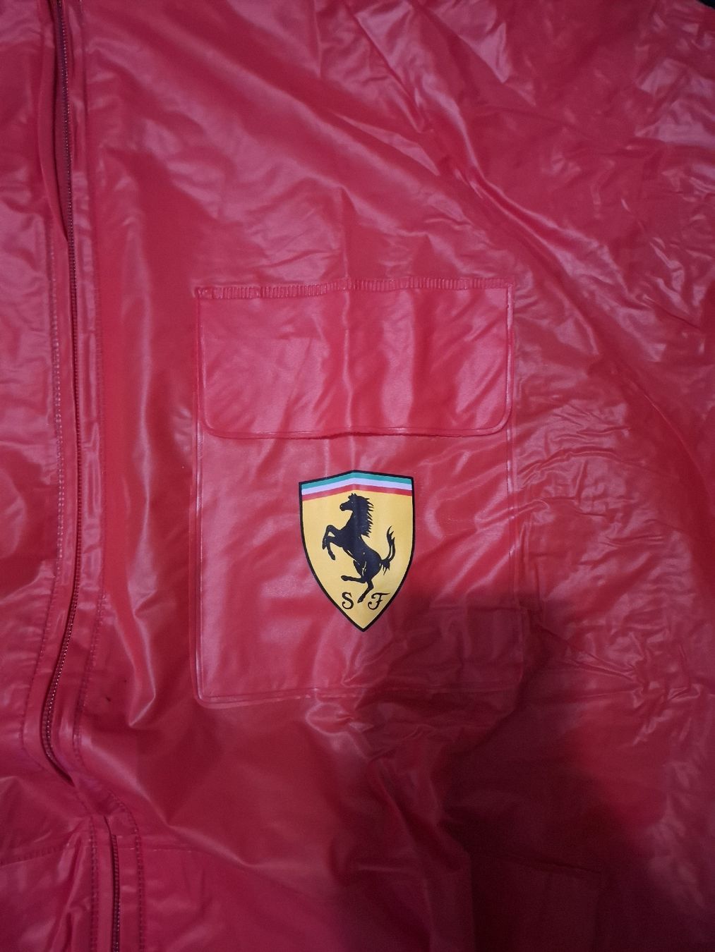 Ferrari Giacche: Veste imperméable Ferrari / Agip – Usato da Le Locle venduto da Maria.222 3