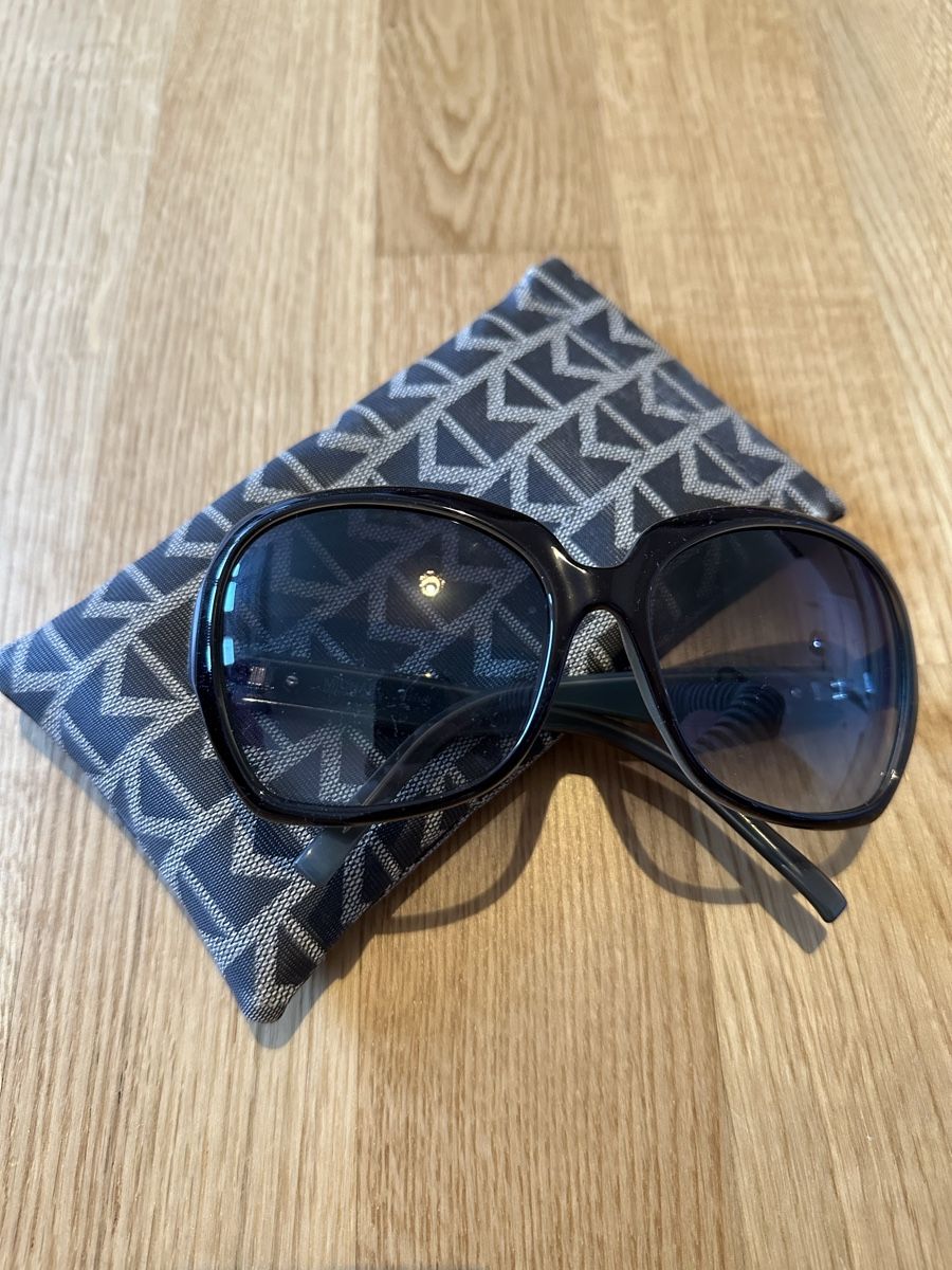 Michael Kors Occhiali & Lenti: Michael Kors Sonnenbrille mit Etui – Usato da Luzern venduto da ariazalea