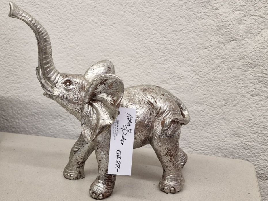 Statuette: Deko Elefant Silber Optik – Nuovo e nell'imballaggio originale da Schaffhausen venduto da AtelierPudesco